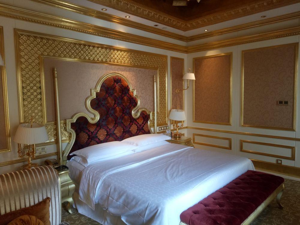 Sheraton Chongqing Hotel Экстерьер фото