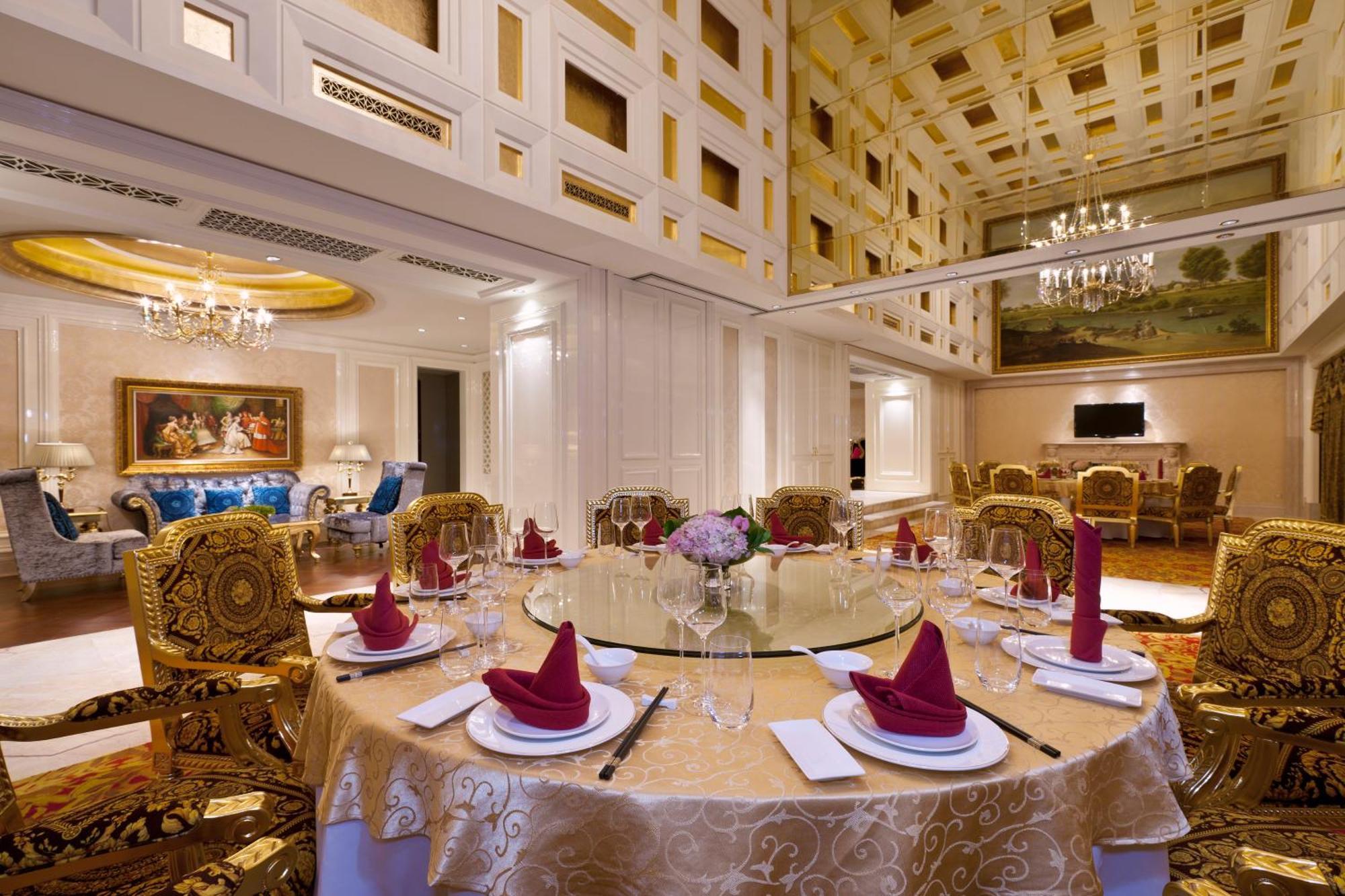 Sheraton Chongqing Hotel Экстерьер фото