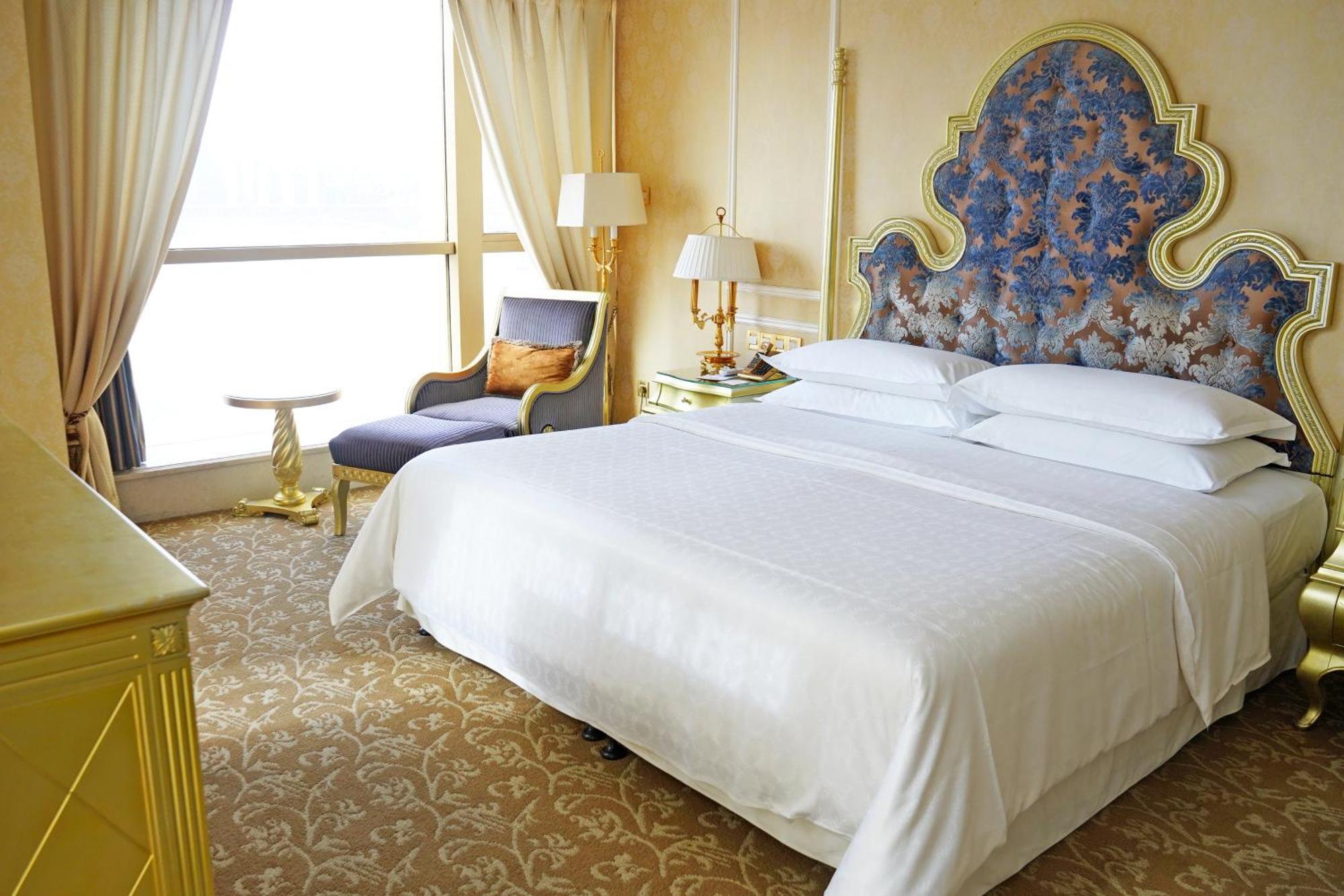 Sheraton Chongqing Hotel Экстерьер фото