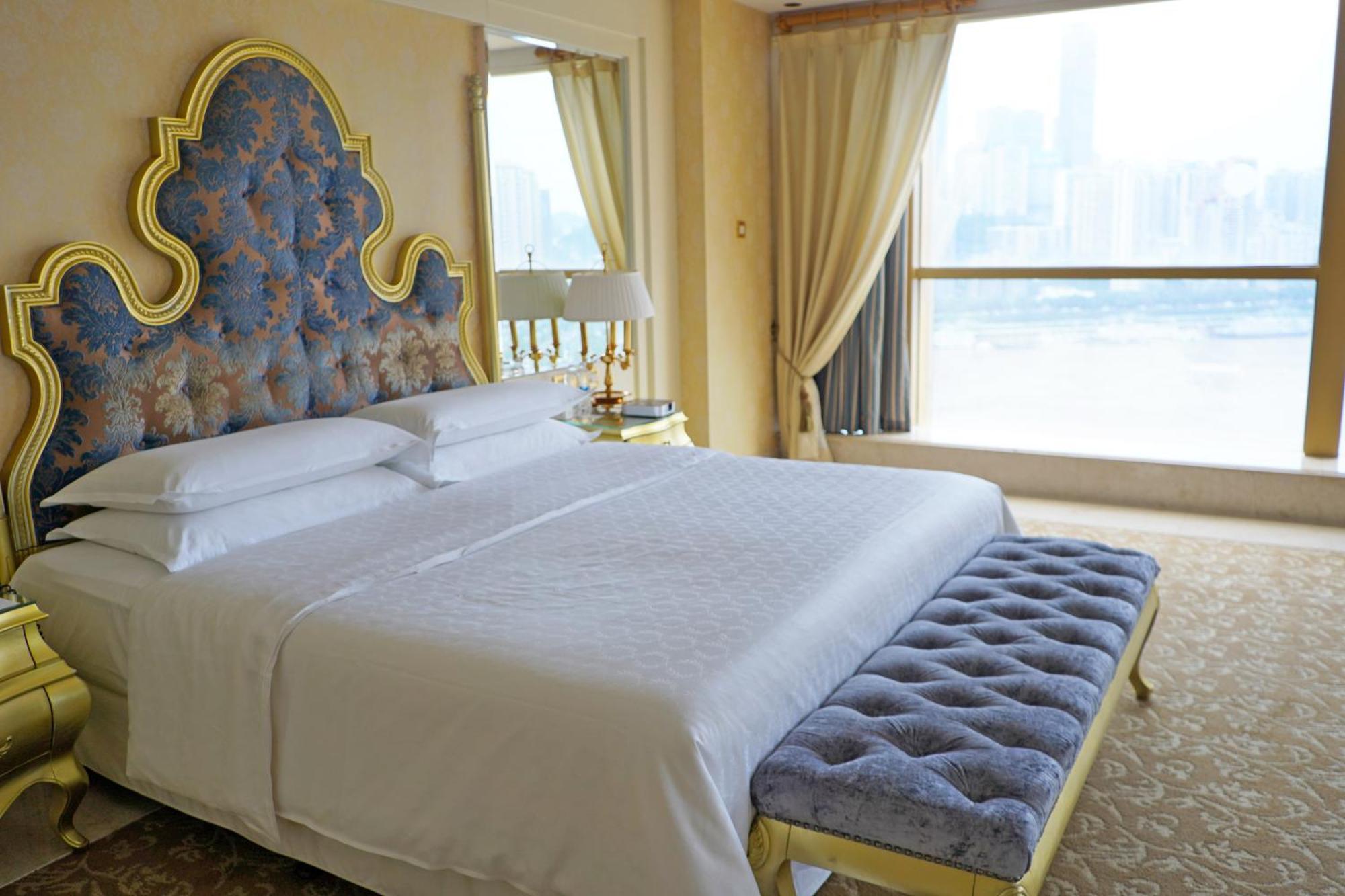 Sheraton Chongqing Hotel Экстерьер фото