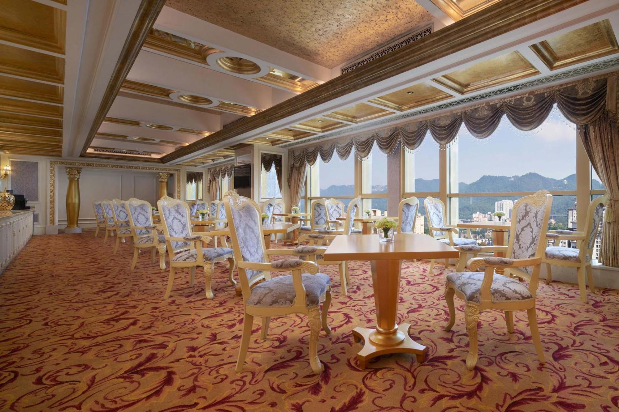 Sheraton Chongqing Hotel Экстерьер фото
