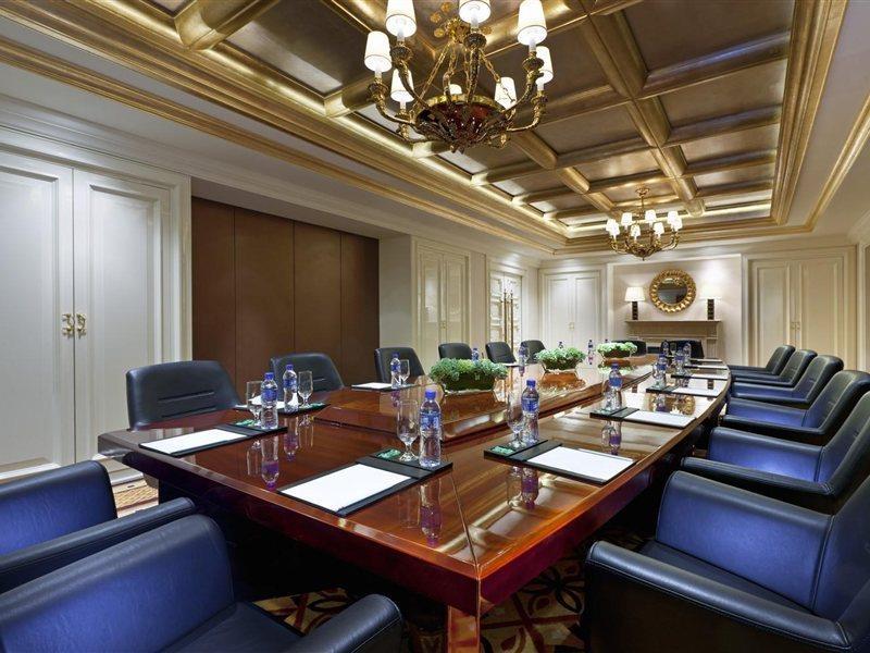 Sheraton Chongqing Hotel Экстерьер фото